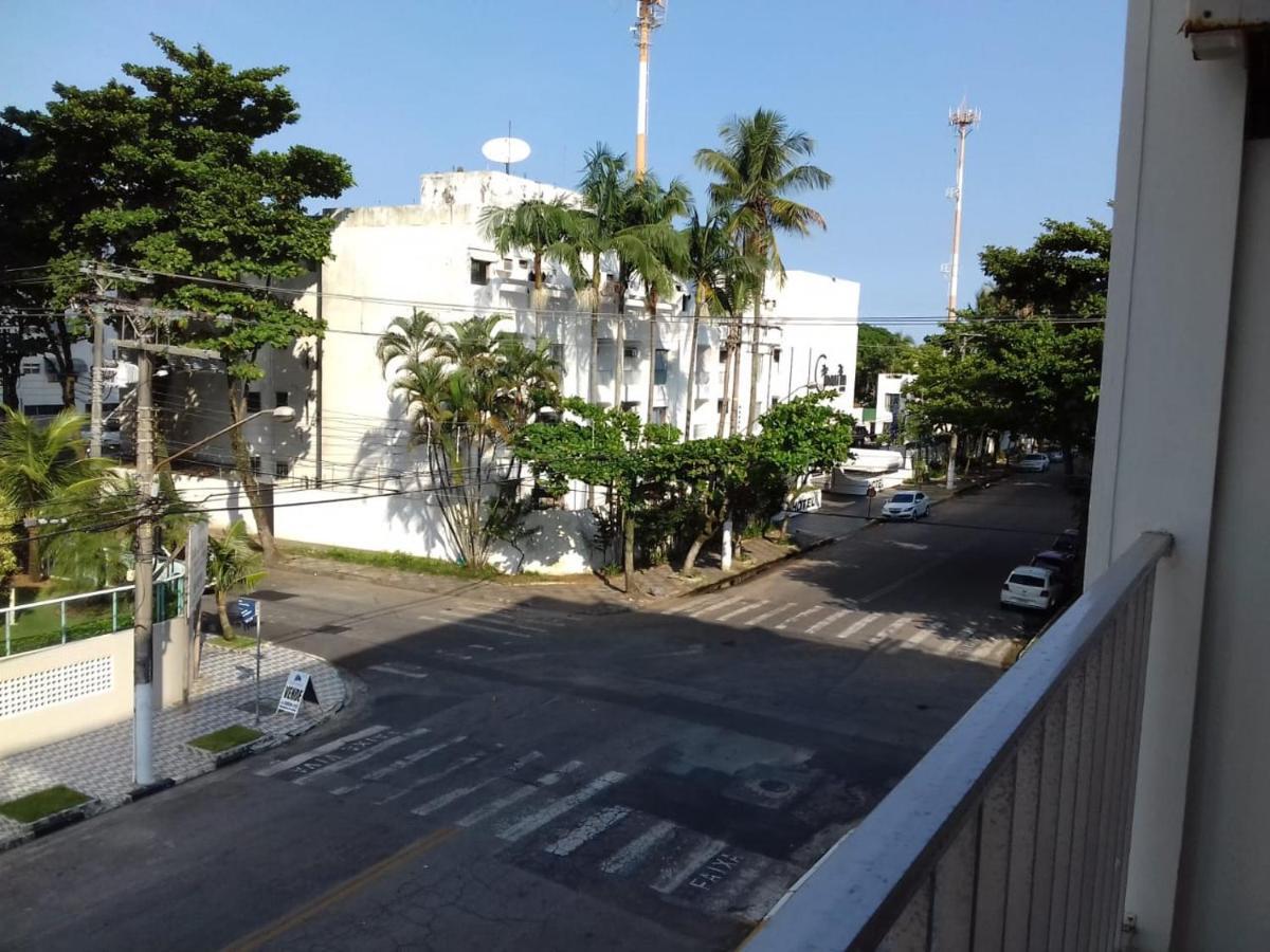 A 250M Da Praia Da Enseada Гуаружа Екстер'єр фото